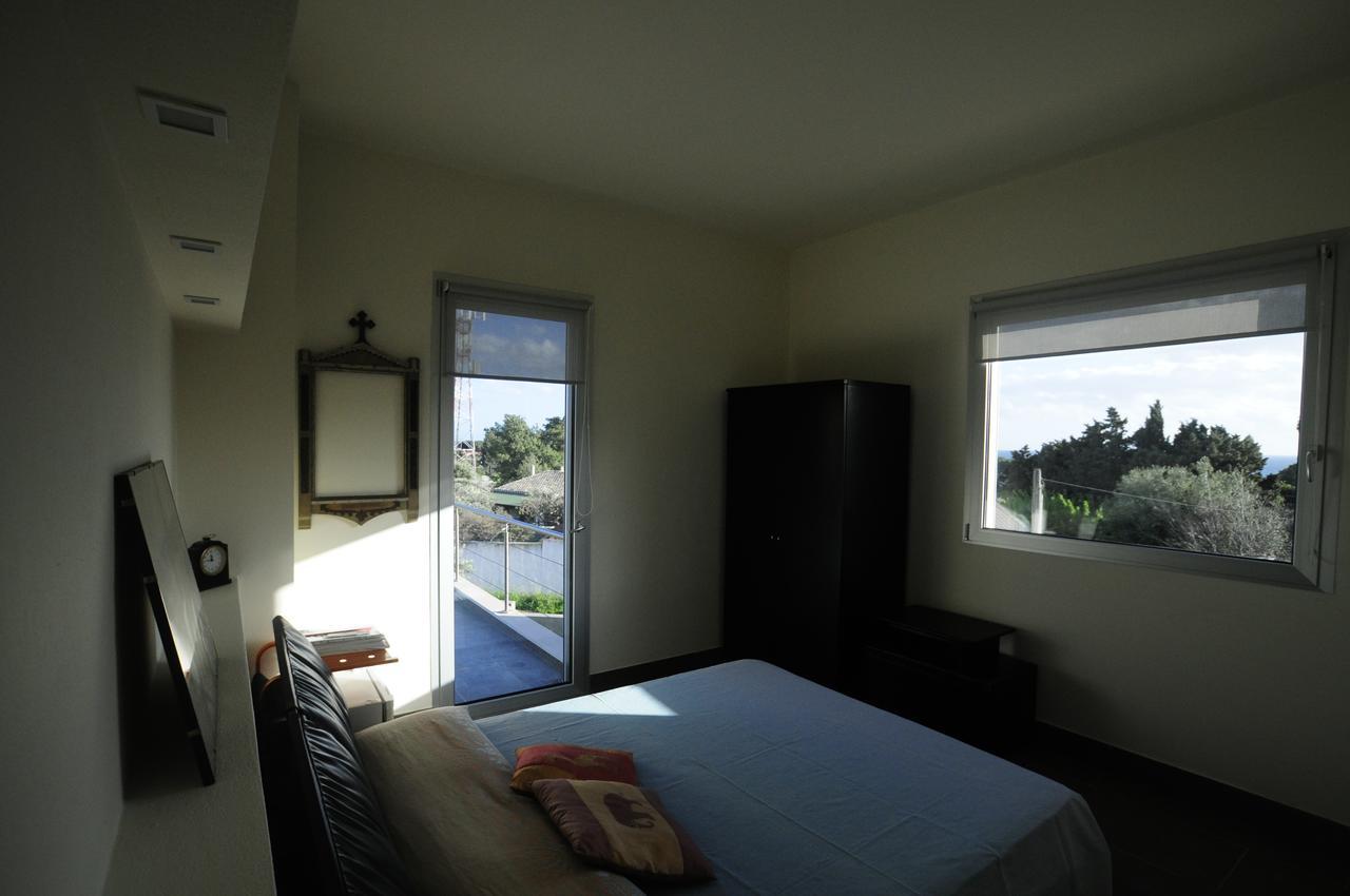 クアルトゥ・サンテーレナ Art House Quartu - Margine Rosso Bed & Breakfast エクステリア 写真